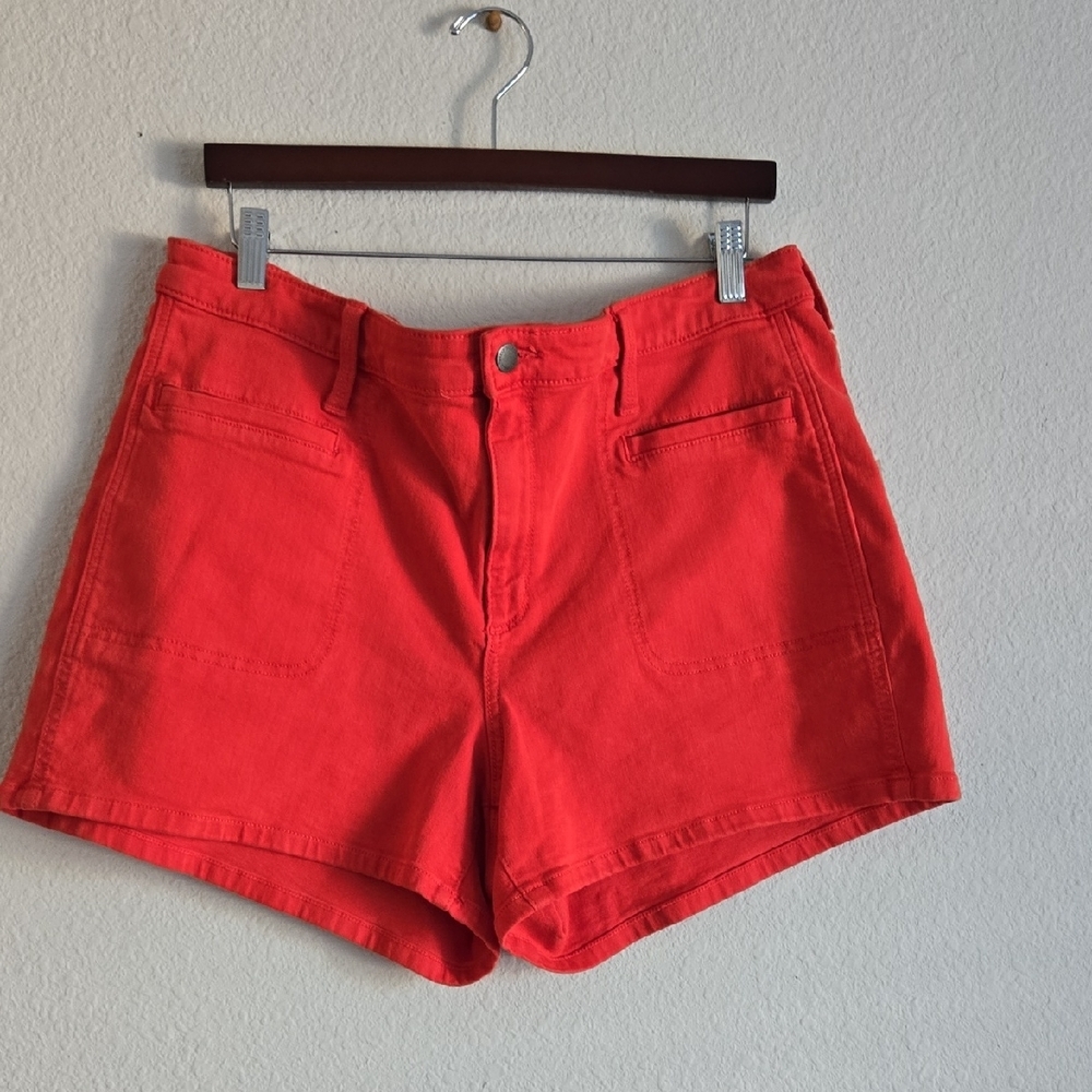 Universal Thread Women's High Rise Midi Orange Shorts Size 16